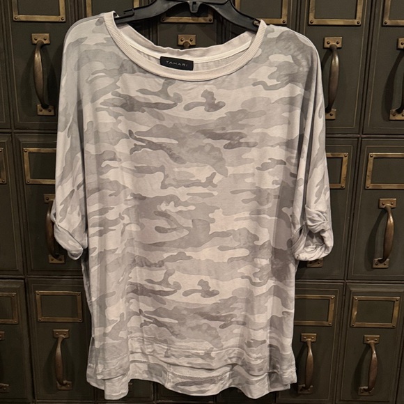 Tahari Tops - TAHARI shirt
